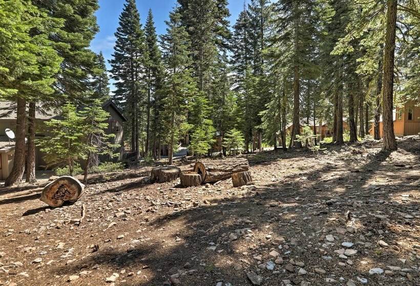 North Lake Tahoe Cabin: 4 Mi To The Beach!