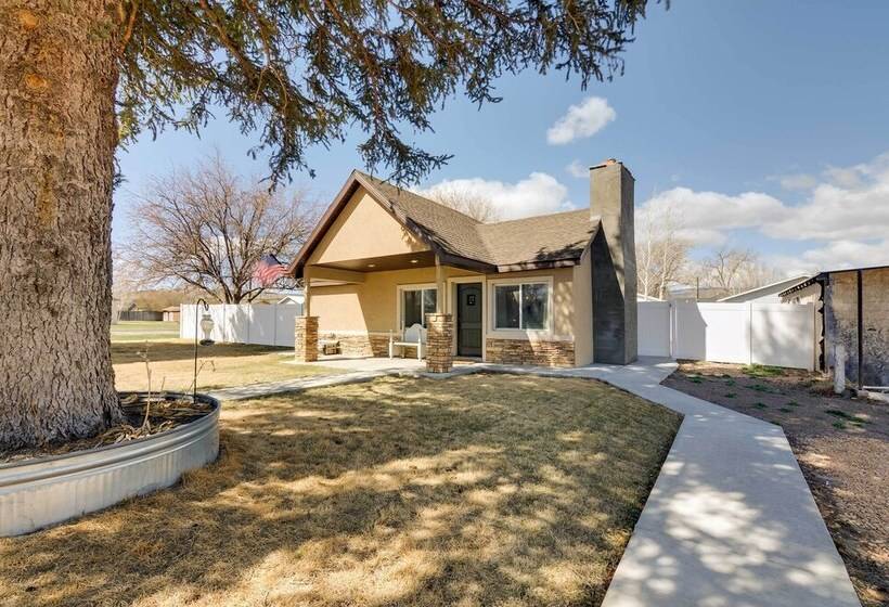 Bright Panguitch Escape W/ Spacious Yard!