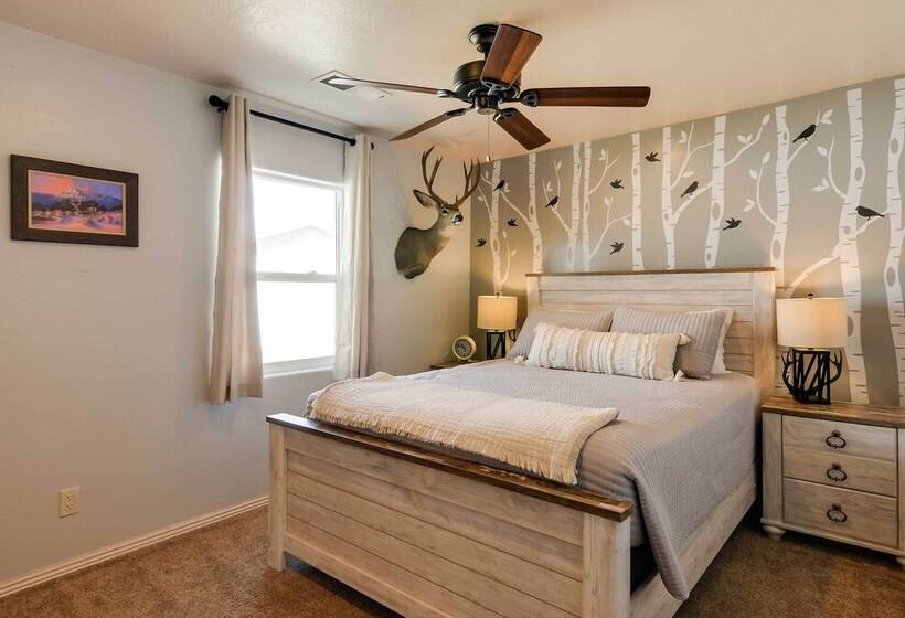 Bright Panguitch Escape W/ Spacious Yard!