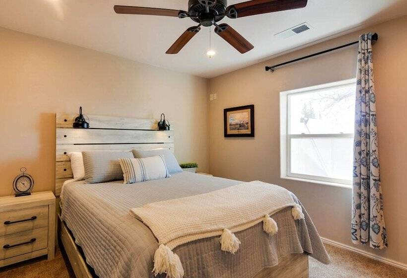 Bright Panguitch Escape W/ Spacious Yard!