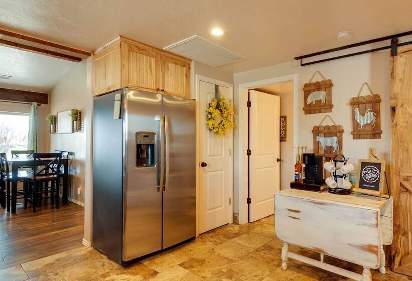 Bright Panguitch Escape W/ Spacious Yard!