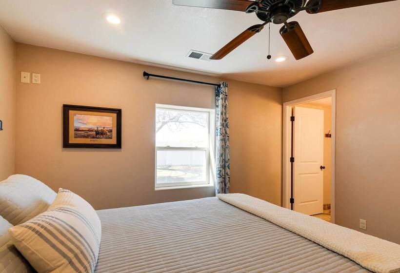 Bright Panguitch Escape W/ Spacious Yard!