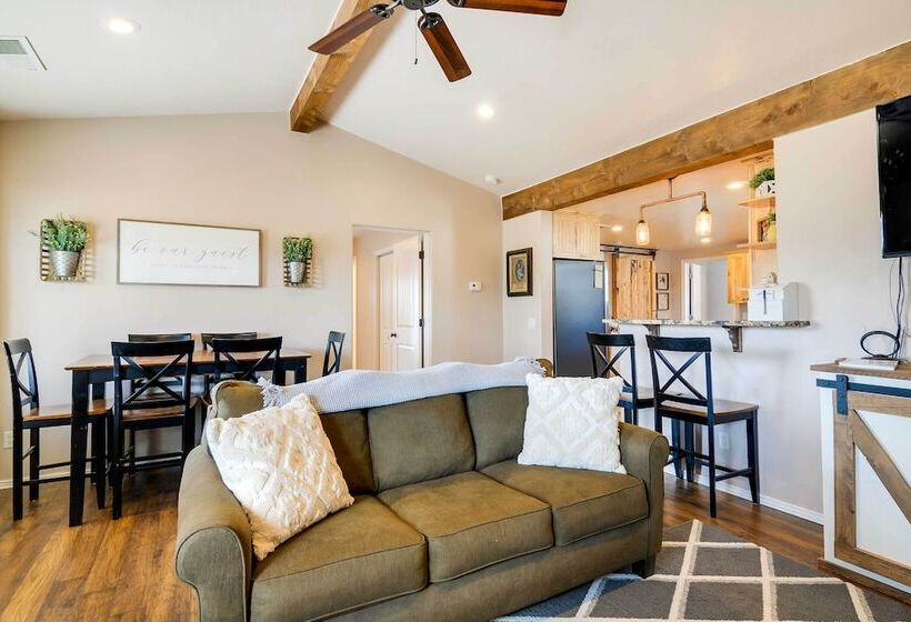 Bright Panguitch Escape W/ Spacious Yard!