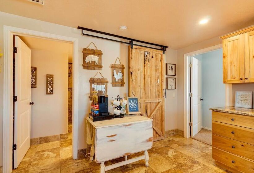 Bright Panguitch Escape W/ Spacious Yard!