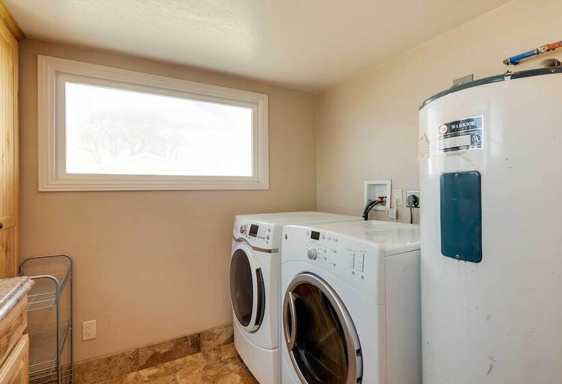 Bright Panguitch Escape W/ Spacious Yard!