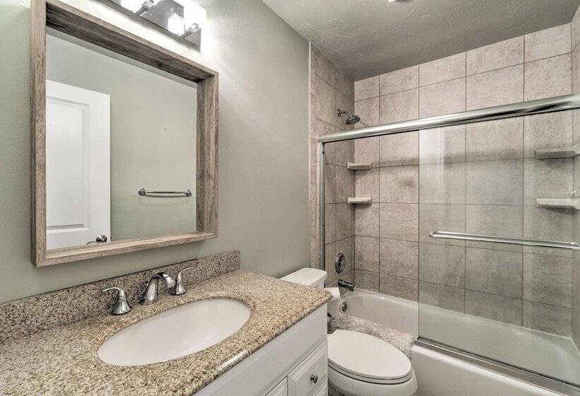 Bright Sarasota Bungalow   5 Mi To Siesta Beach!