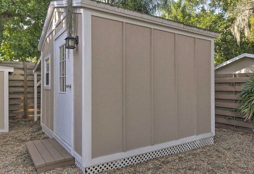 Bright Sarasota Bungalow   5 Mi To Siesta Beach!