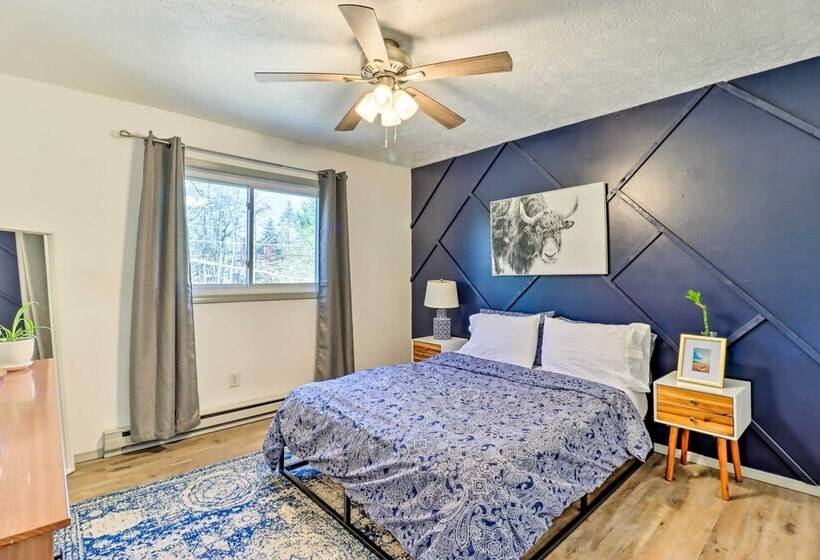 Bright Tobyhanna Retreat W/ Fire Pit, Walk To Lake