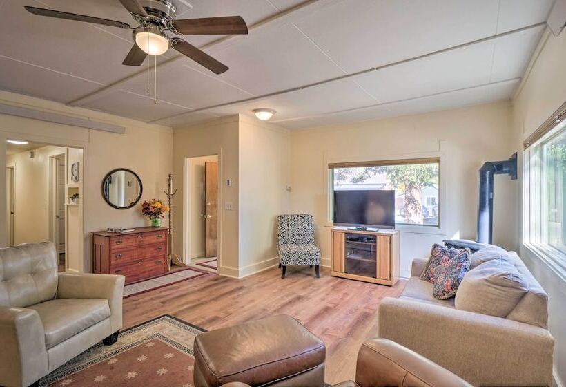 Buena Vista Home W/ Patio 2 Blocks To Main St