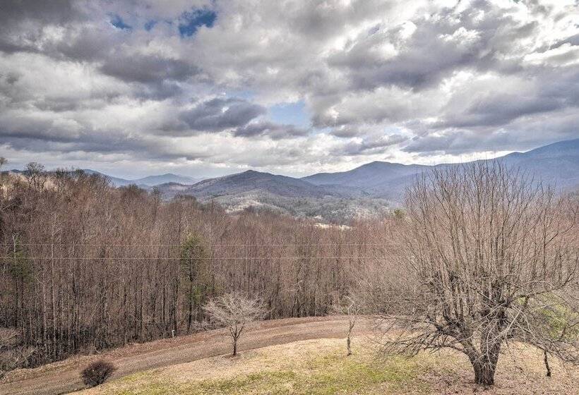 Burnsville Home W/ Deck & Panoramic Mountain Views