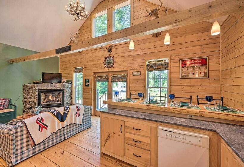 Cabin Inspired Home < 12 Mi To Sugarloaf Mtn!