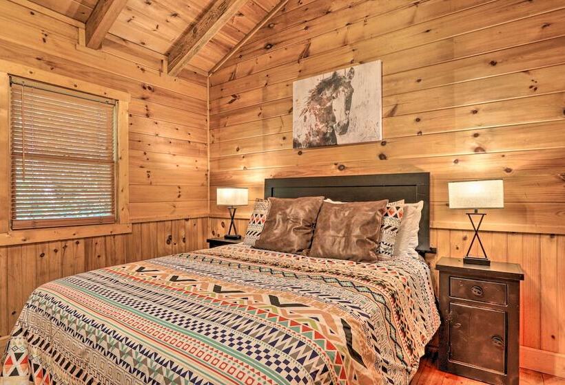 Cabin W/ Hot Tub + Deck, 3 Mi To Pigeon Forge