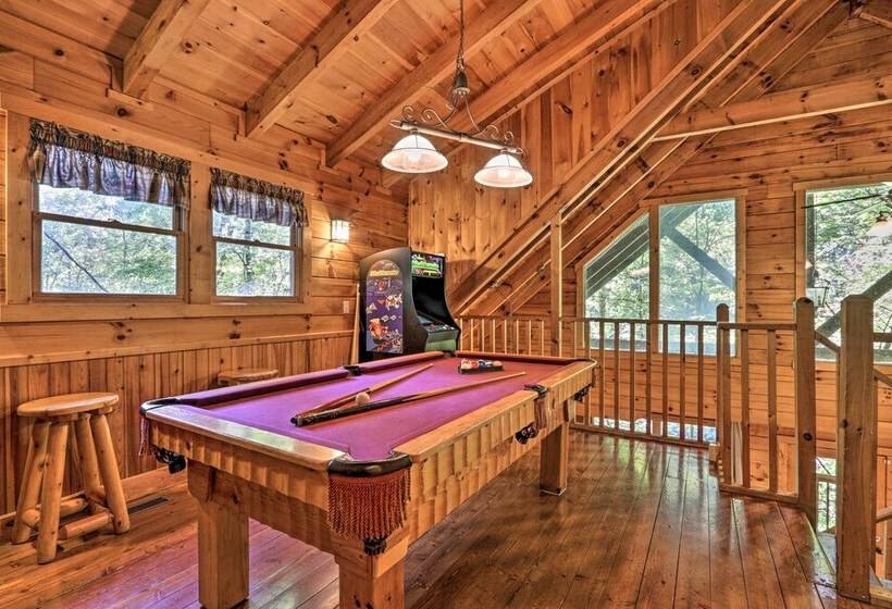 Cabin W/ Hot Tub + Deck, 3 Mi To Pigeon Forge
