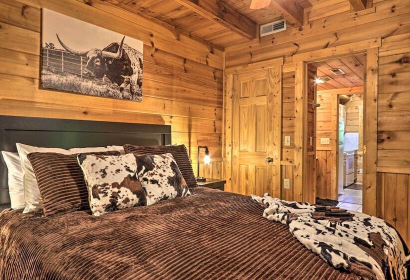 Cabin W/ Hot Tub + Deck, 3 Mi To Pigeon Forge