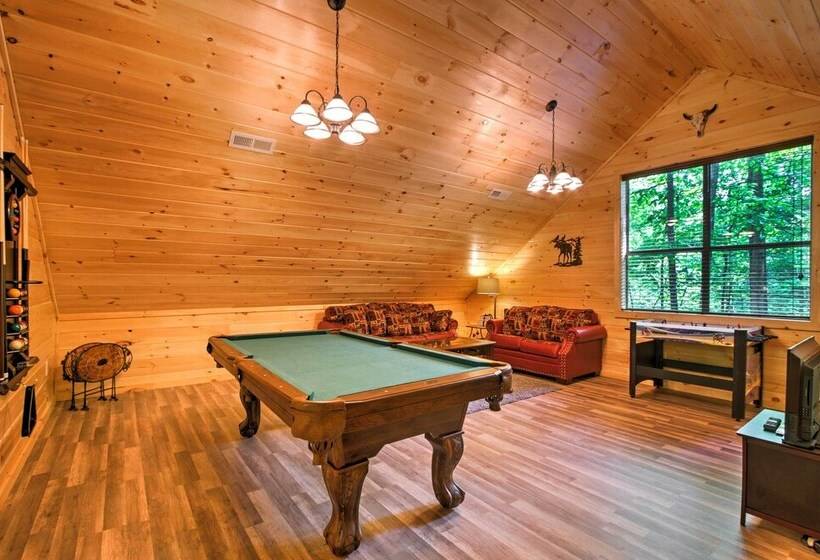 Gatlinburg Cabin W/ Hot Tub: 5 Mi To Downtown