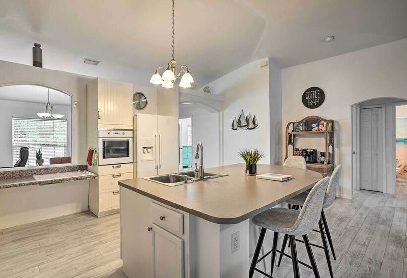 Canalfront Cape Coral Escape   Ada Friendly!