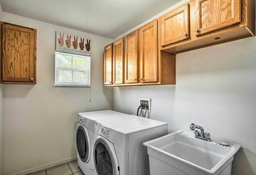 Canalfront Cape Coral Escape   Ada Friendly!