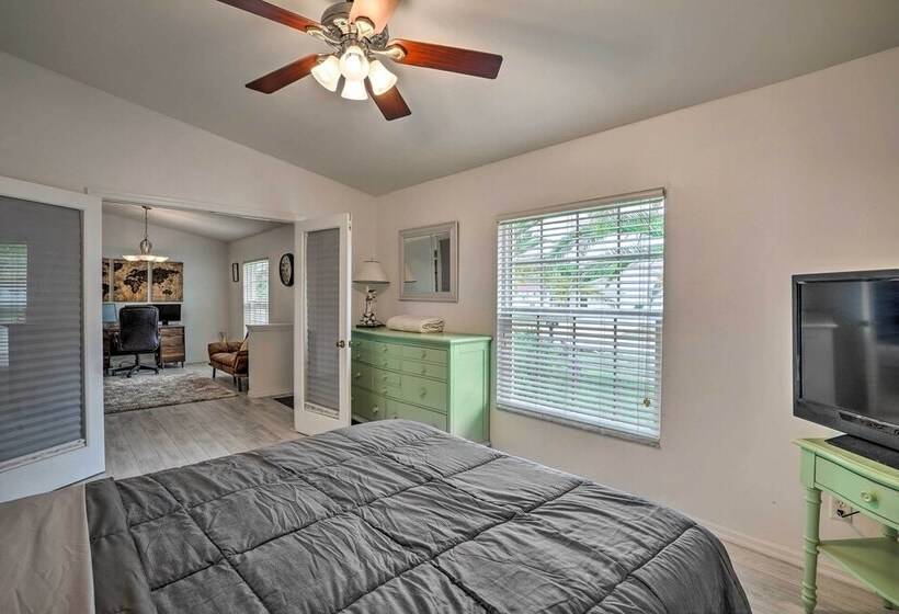 Canalfront Cape Coral Escape   Ada Friendly!