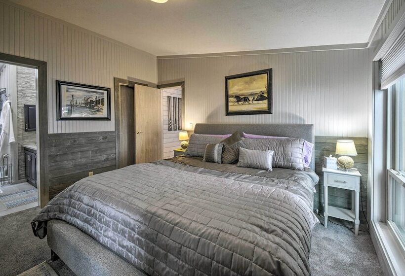 Fish, Crab & Clam: Waterfront Gem In Port Ludlow