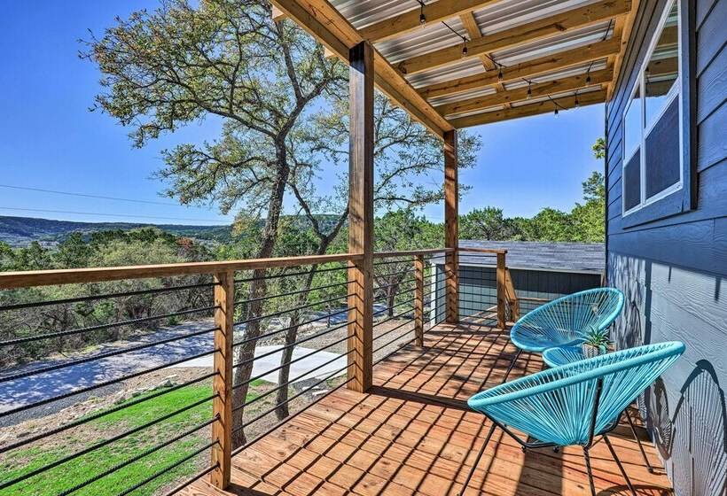 Canyon Lake Home W/ Hot Tub & Fire Pit!