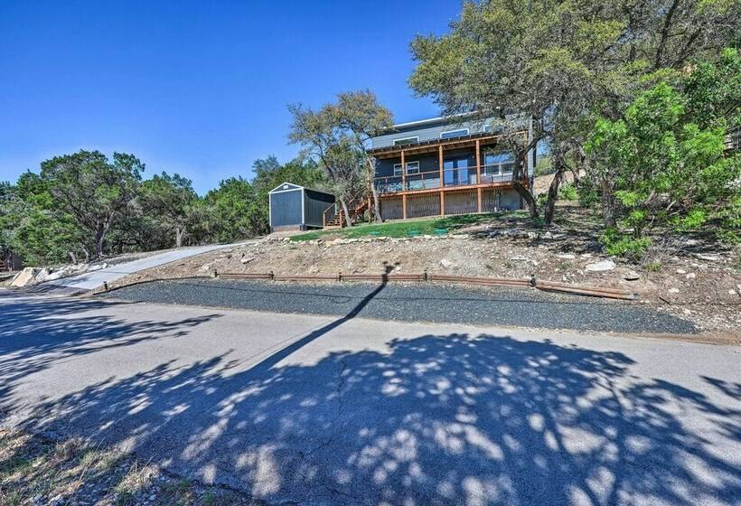 Canyon Lake Home W/ Hot Tub & Fire Pit!