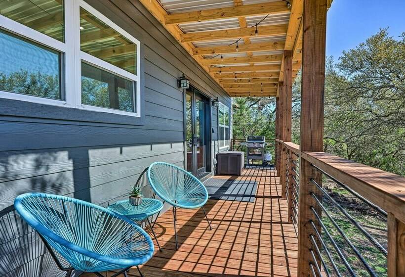 Canyon Lake Home W/ Hot Tub & Fire Pit!