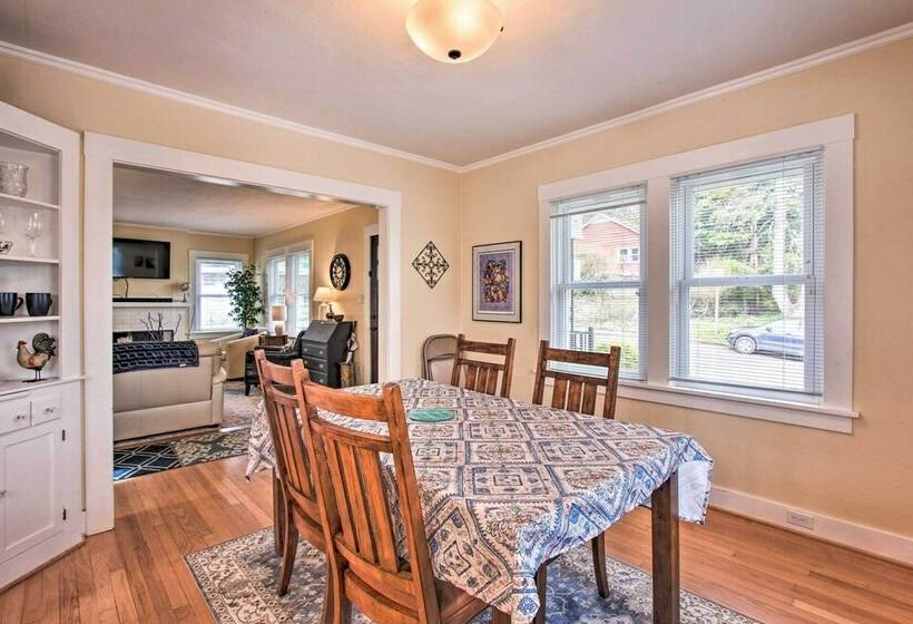 Central Eugene House W/ Updated Interior & Yard!