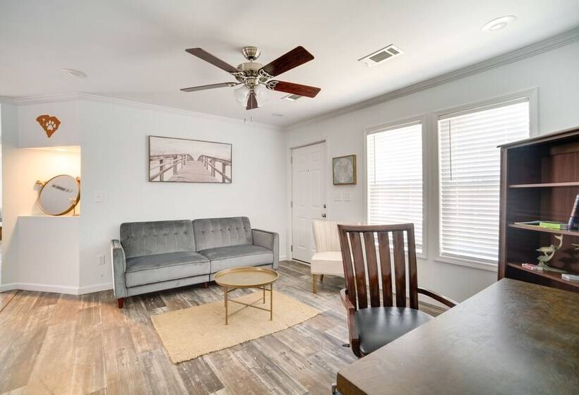 Charleston Home W/ Porch 3 Mi To Folly Beach!