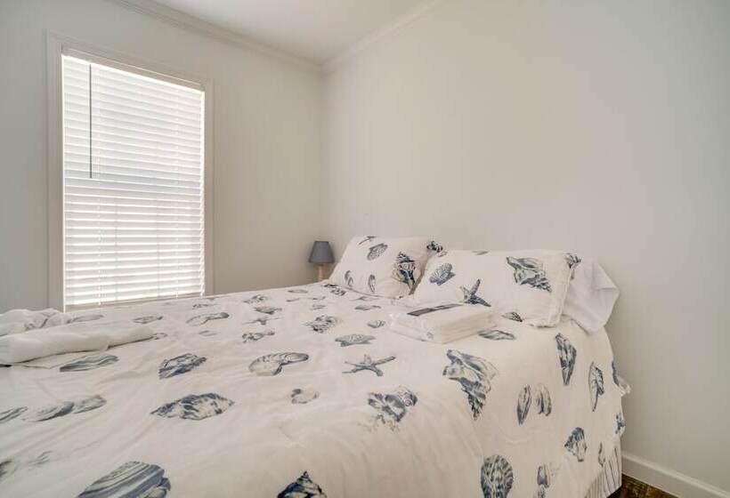 Charleston Home W/ Porch 3 Mi To Folly Beach!