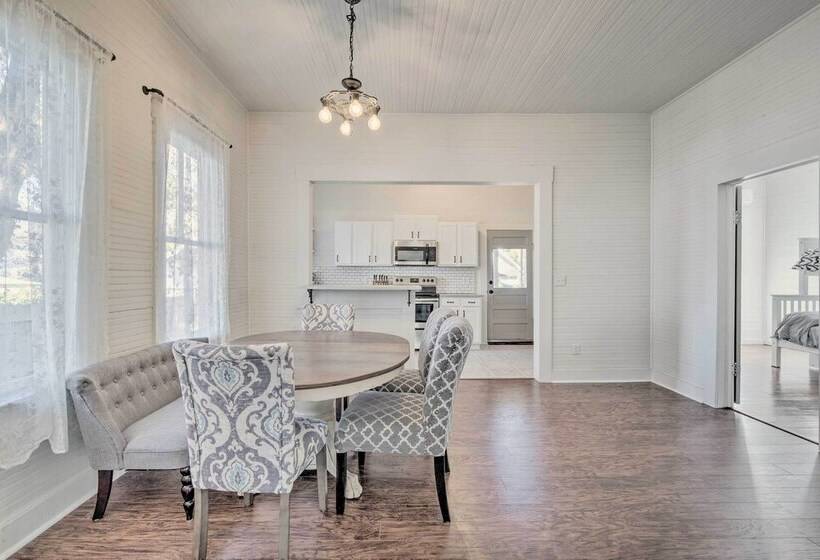 Charming 100 Year Old Home < 1 Mi To Downtown