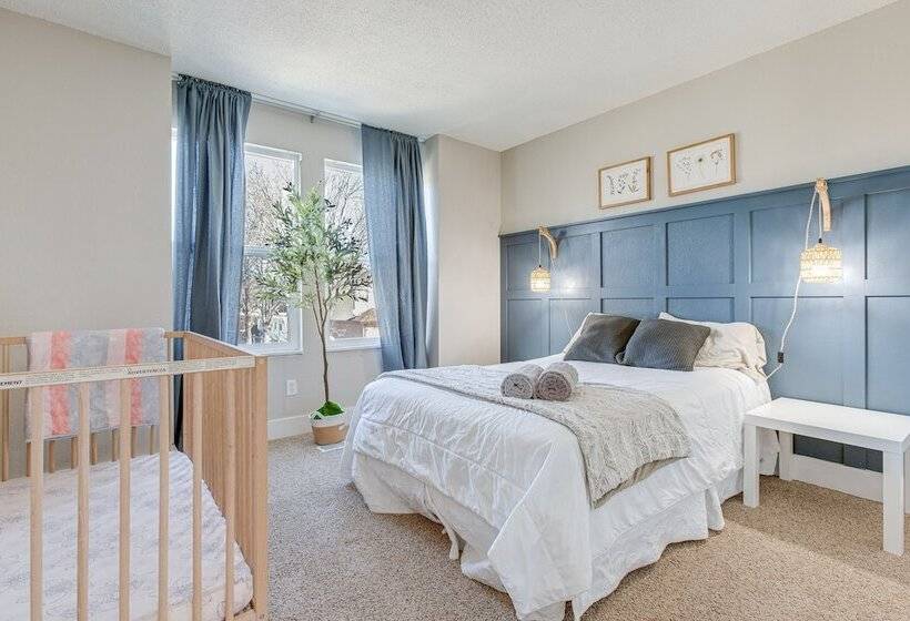 6 Mi To Dtwn: Arvada Home W/ Hot Tub & Yard