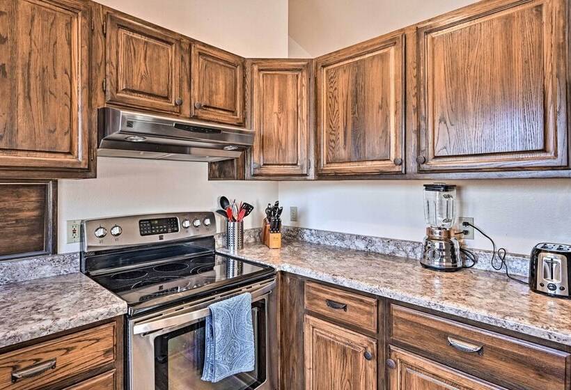 Charming Buena Vista Home W/ Hot Tub + Deck!