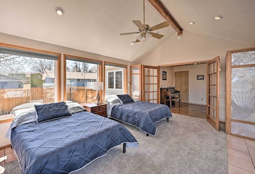 Charming Buena Vista Home W/ Hot Tub + Deck!