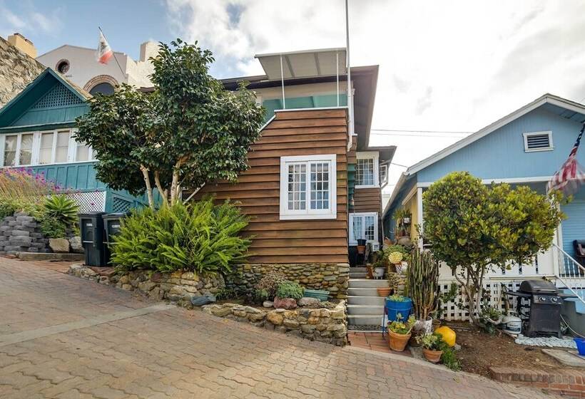 Walk To Beach: Catalina Gem W/ Deck!
