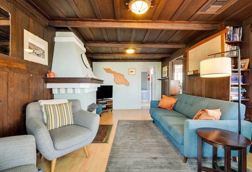 Walk To Beach: Catalina Gem W/ Deck!