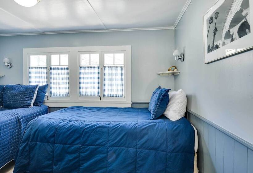 Walk To Beach: Catalina Gem W/ Deck!