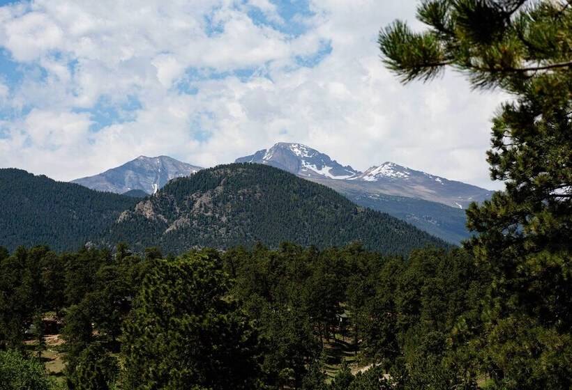 Charming Estes Park Cabin W/ 2 Private Patios!