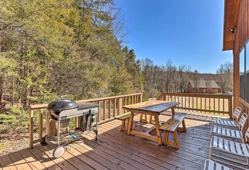 Walk To White River: Home W/ Deck In Flippin!