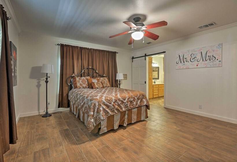 Charming Lake Retreat W/ Patio & Boat Parking!