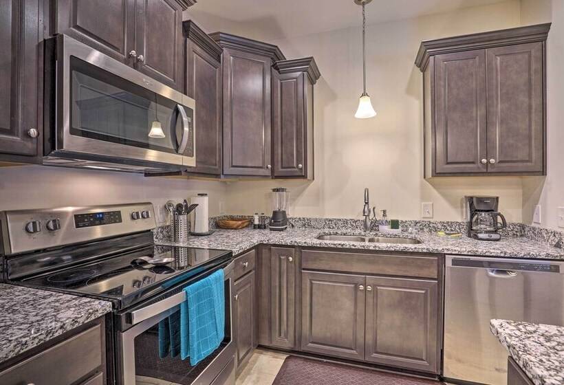 Charming Mount Pleasant Home: 7 Miles To Beach!