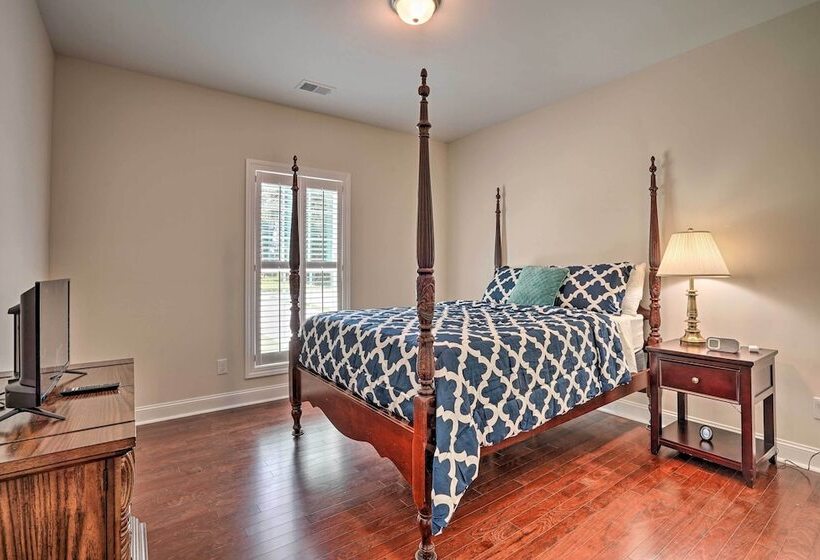 Charming Mount Pleasant Home: 7 Miles To Beach!