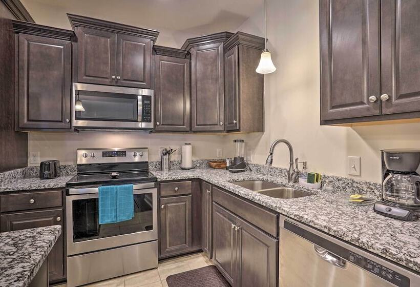 Charming Mount Pleasant Home: 7 Miles To Beach!