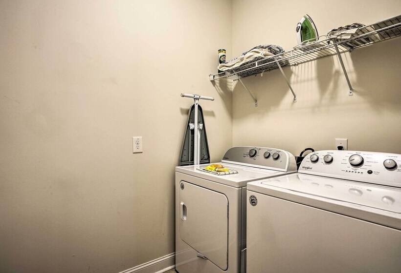 Charming Mount Pleasant Home: 7 Miles To Beach!