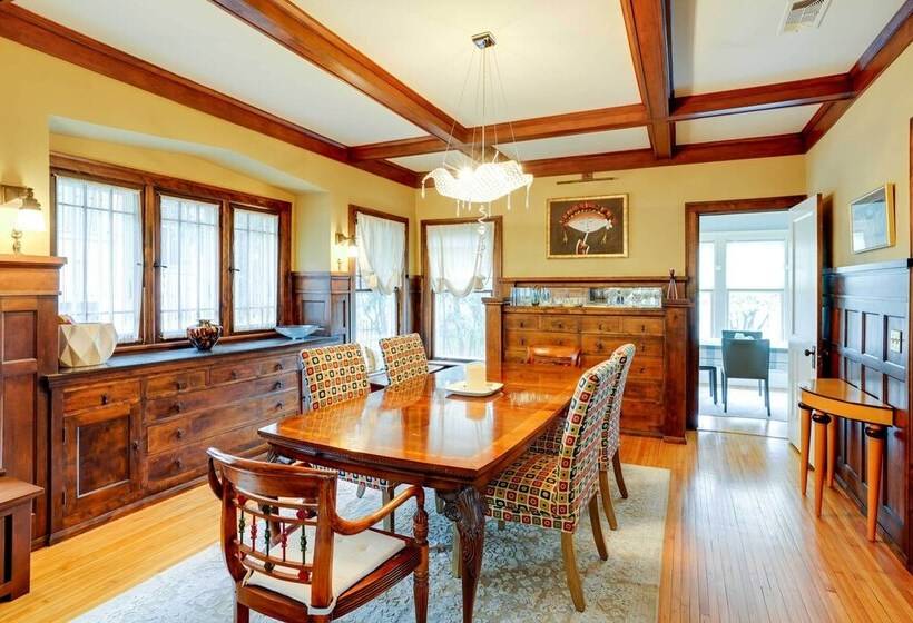 Charming Mpls Home W/ Patio Walk To Uptown!