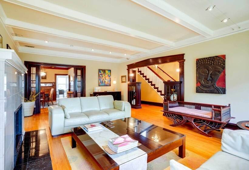 Charming Mpls Home W/ Patio Walk To Uptown!