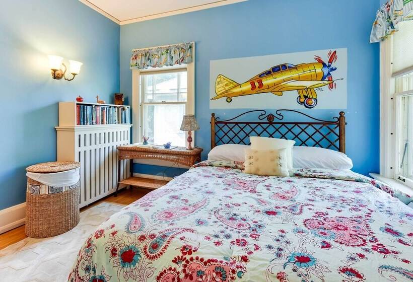 Charming Mpls Home W/ Patio Walk To Uptown!