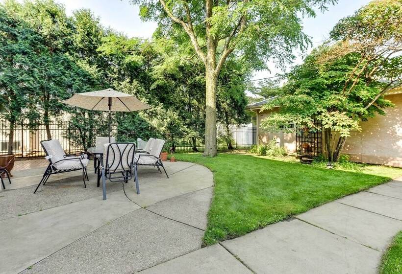 Charming Mpls Home W/ Patio Walk To Uptown!
