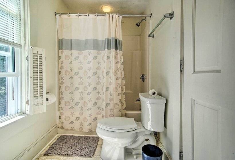 Charming Mv Cottage: Walk To Dtwn Oak Bluffs!