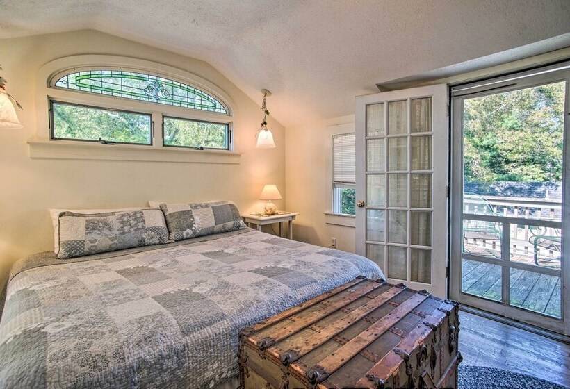 Charming Mv Cottage: Walk To Dtwn Oak Bluffs!