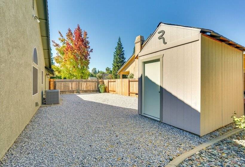 Redding Home W/ Patio Near Fishing!